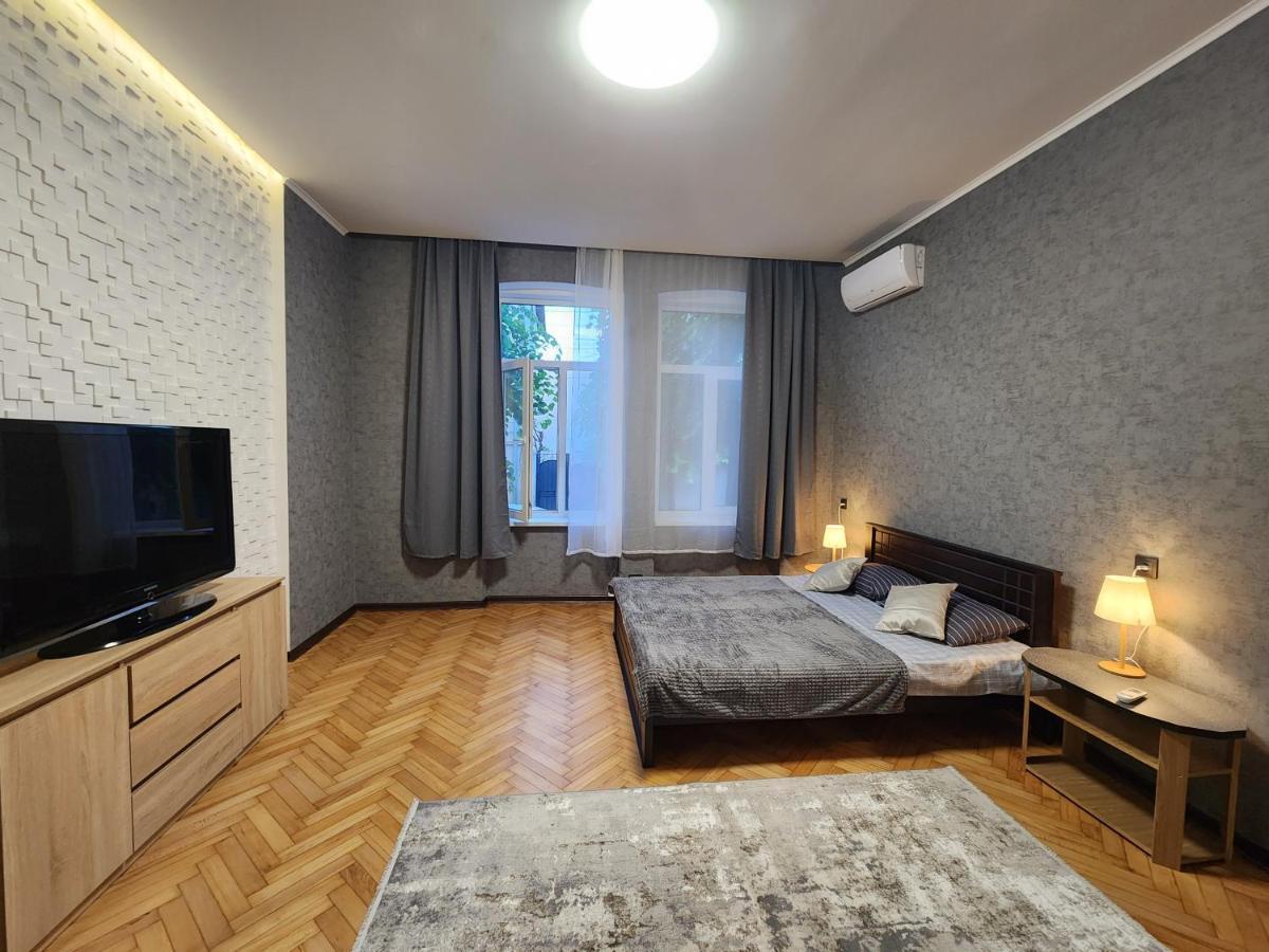 O.O.Apart.2 TTchernivtsi Extérieur photo