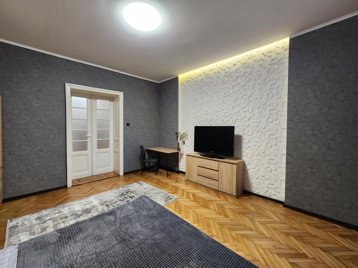 O.O.Apart.2 TTchernivtsi Extérieur photo