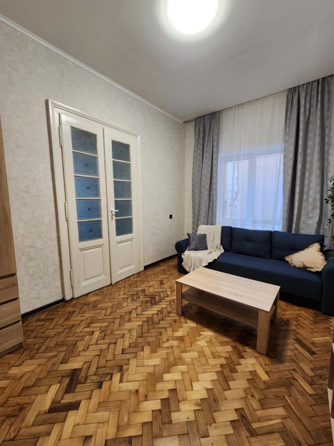 O.O.Apart.2 TTchernivtsi Extérieur photo